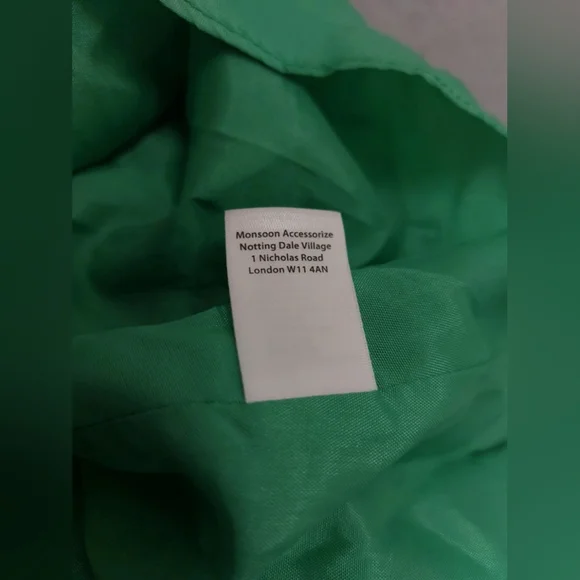 Elegant Green Sleeveless Dress - Picture 8 of 8